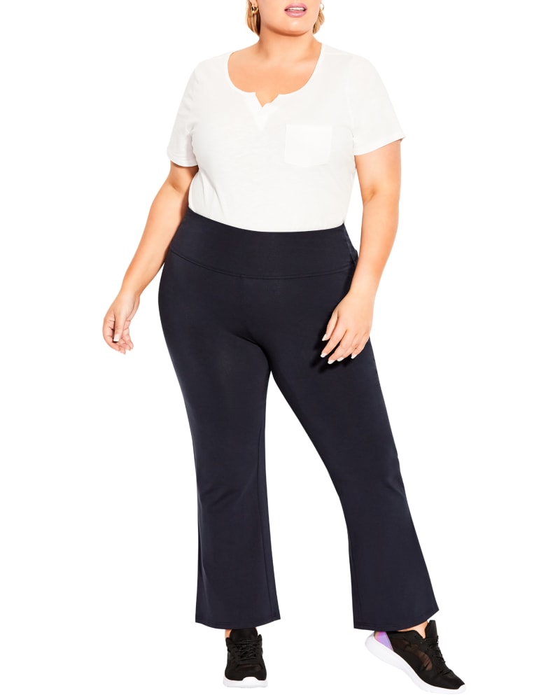 Front of a model wearing a size 14/16 Pima Legging Petite in Navy by Aveleisure. | dia_product_style_image_id:300388